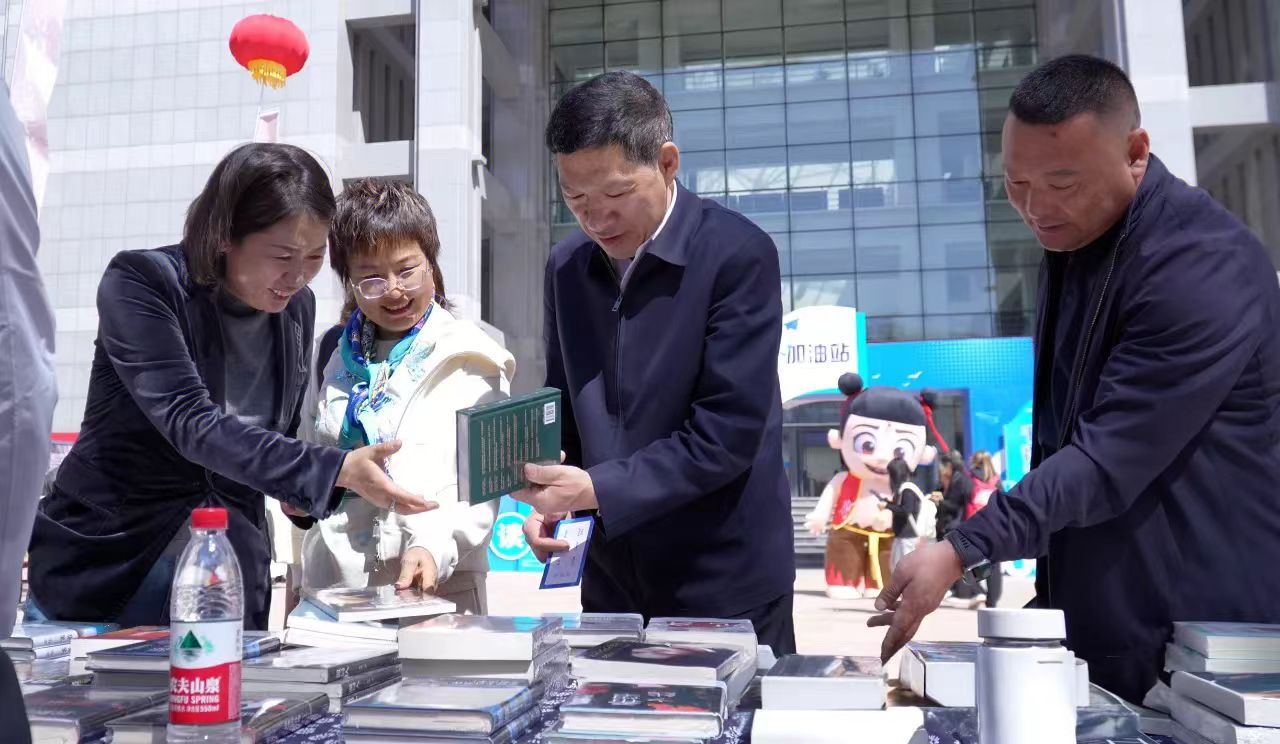 學(xué)校啟動2025年“讀書月”系列活動