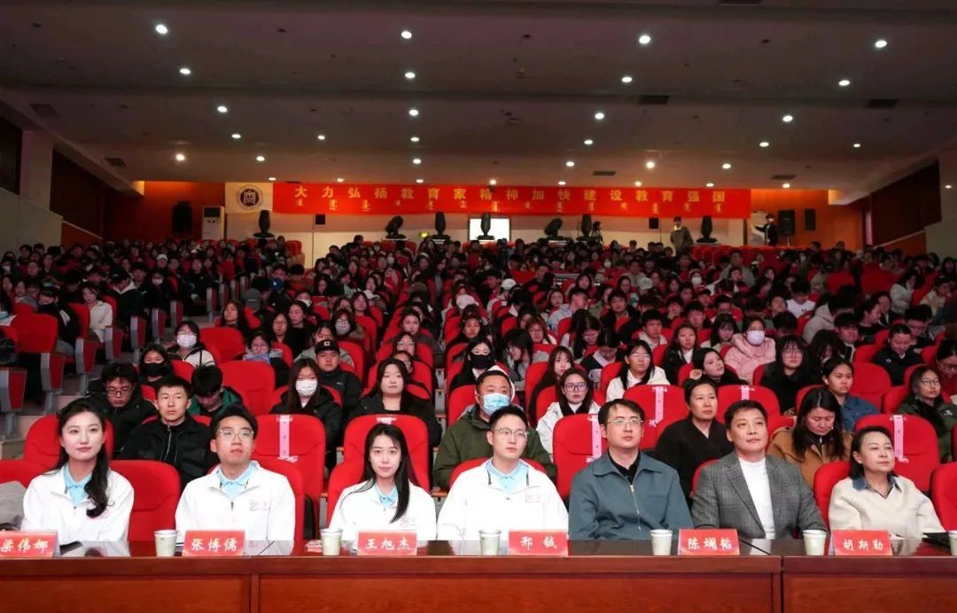 我校舉辦大學(xué)生西部計(jì)劃宣講會(huì)