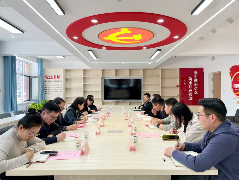 校領導召開深入貫徹中央八項規定精神學習教育征求意見座談會